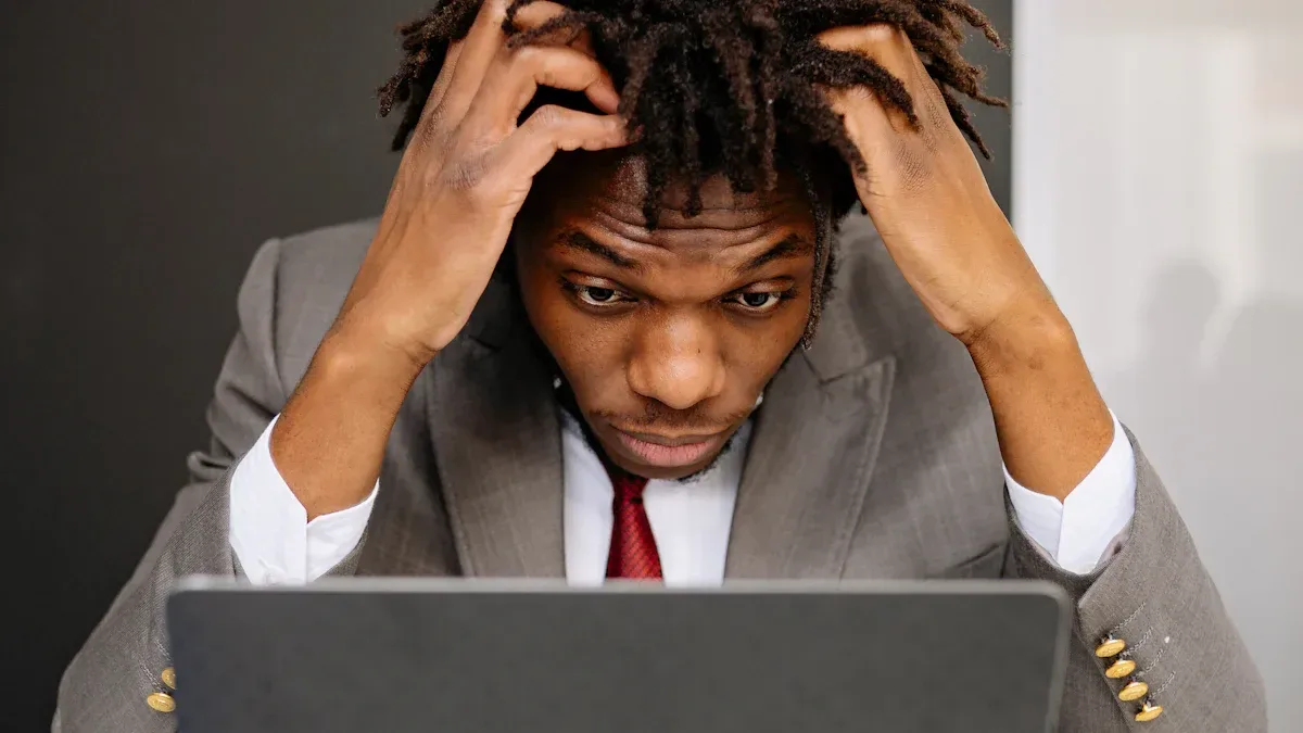Top 5 Early Warning Signs of Call Center Burnout