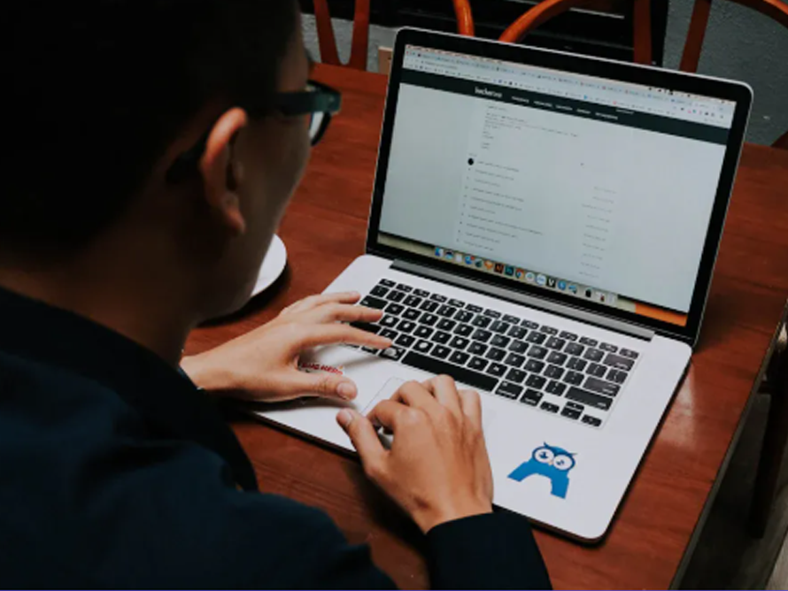 Mandarin & English bilingual virtual assistant